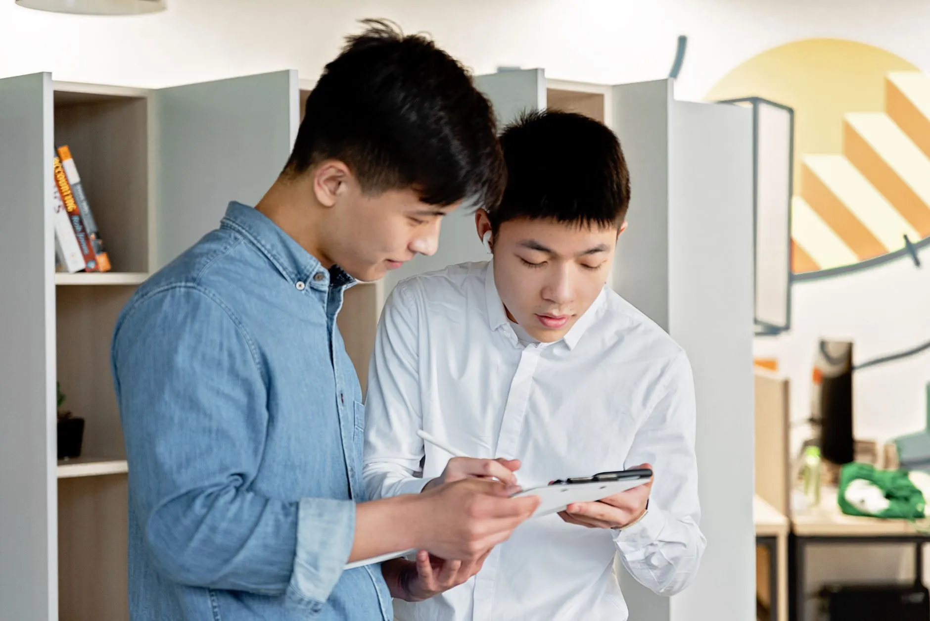 采购管理软件选型指南:V9平台如何适配中小企业采购流程